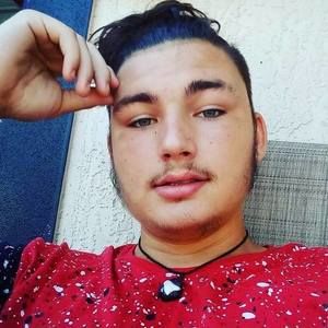 Meet your Posher, Justin